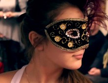 Выставка масок Марины Лапы